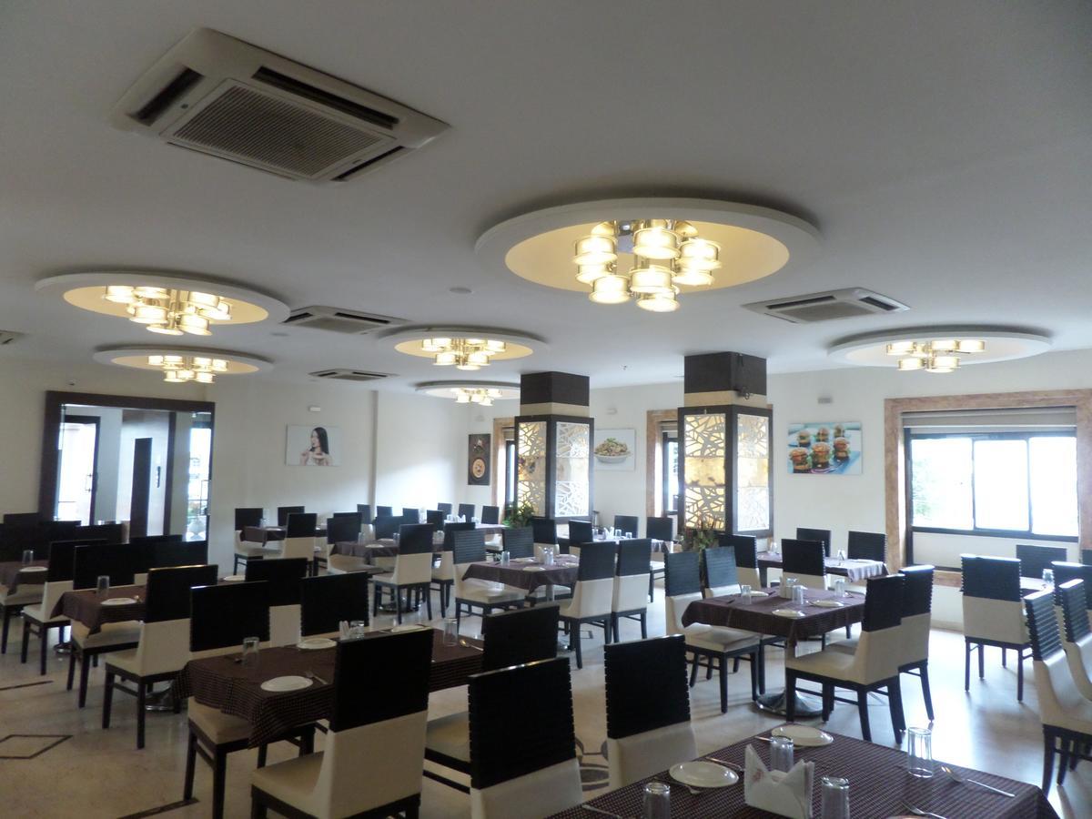 拉吉宫殿酒店 艾哈迈德讷格尔 外观 照片